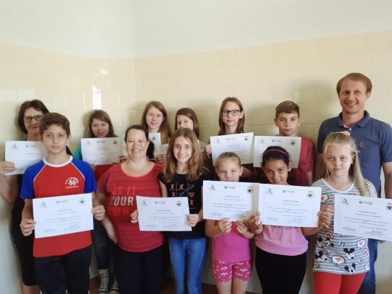 ENTREGA DE CERTIFICADOS NO TELECENTRO COMUNITÁRIO
